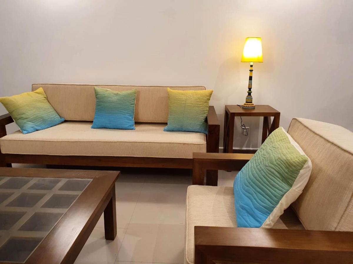 Hasara Oceanfront Apartments Galle Buitenkant foto
