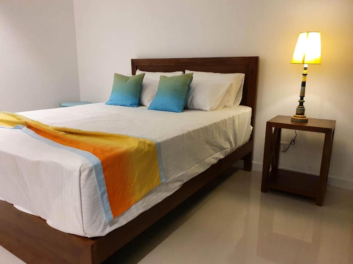 Hasara Oceanfront Apartments Galle Buitenkant foto