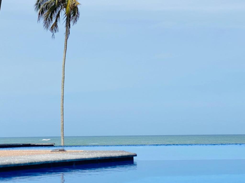 Hasara Oceanfront Apartments Galle Buitenkant foto
