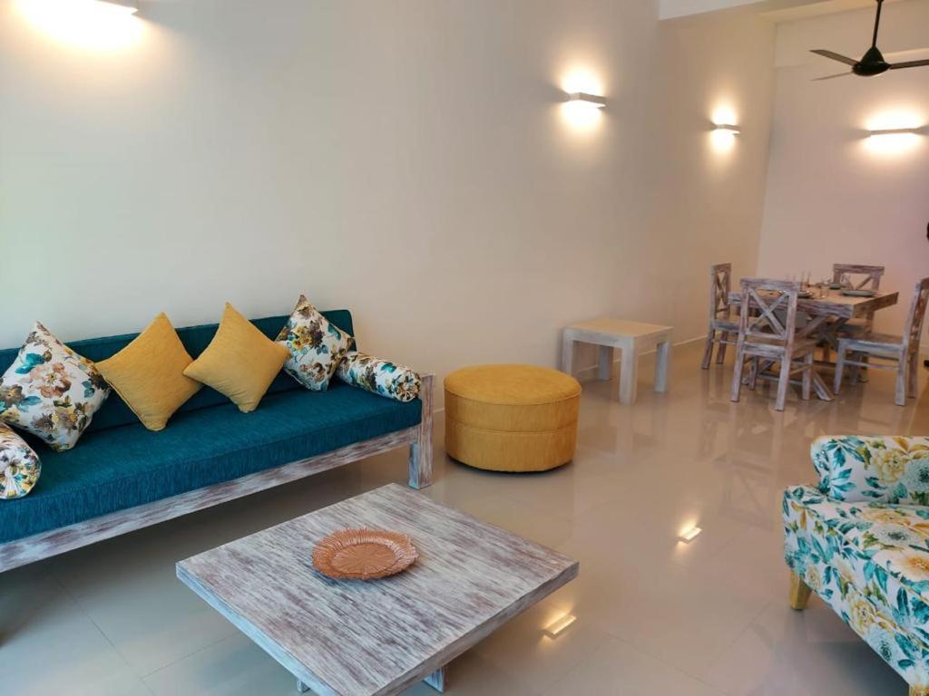 Hasara Oceanfront Apartments Galle Buitenkant foto