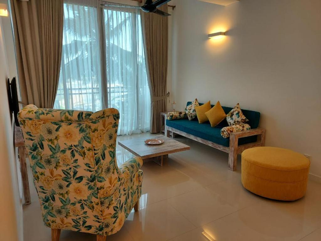 Hasara Oceanfront Apartments Galle Buitenkant foto