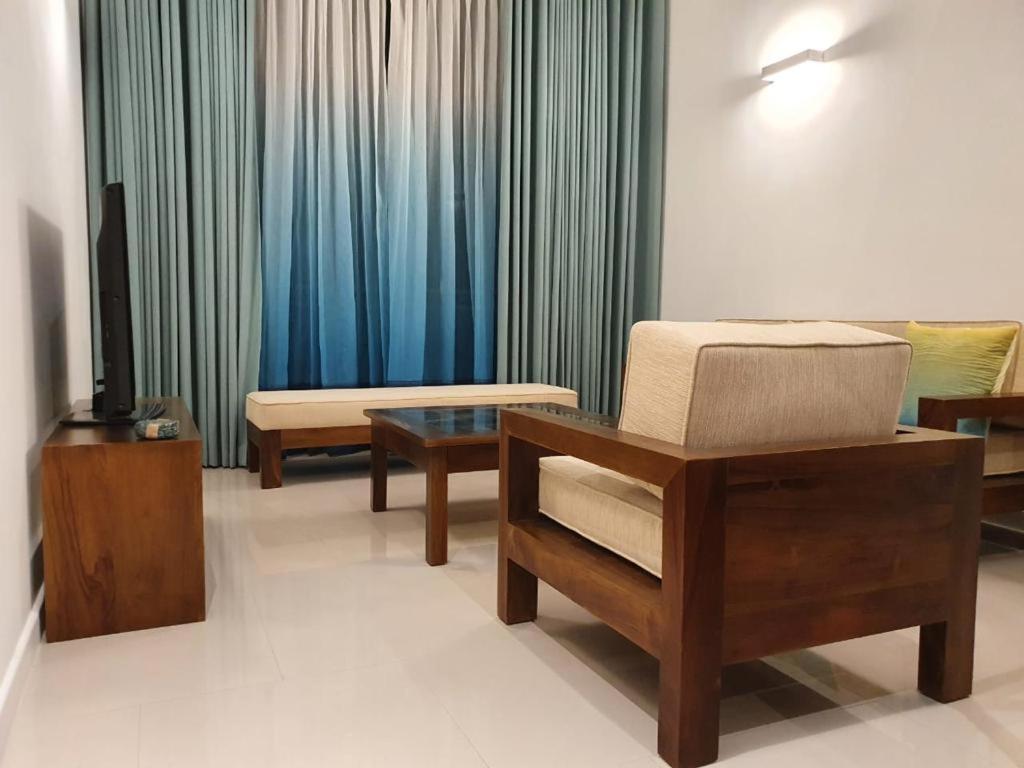 Hasara Oceanfront Apartments Galle Buitenkant foto