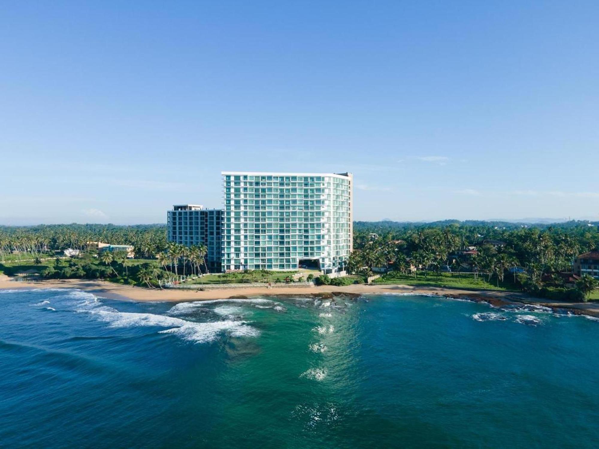 Hasara Oceanfront Apartments Galle Buitenkant foto